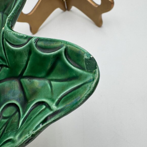 Ceramic Christmas Tree-Shaped Decor With Holly & Berries Design Green & Gold Fin - Picture 8 of 13